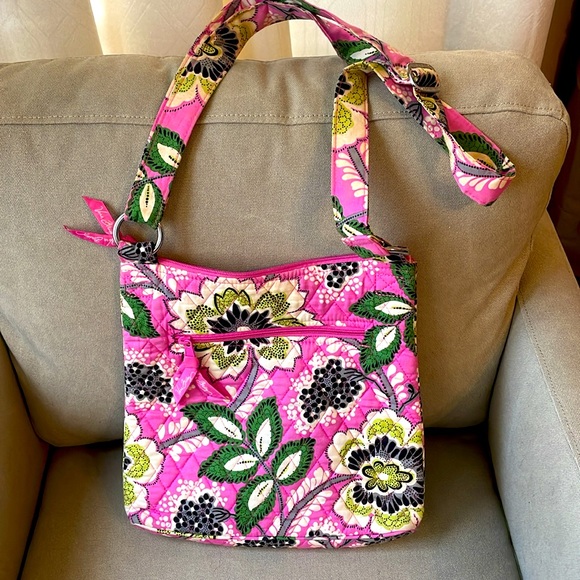 Vera Bradley crossbody. - Picture 2 of 2